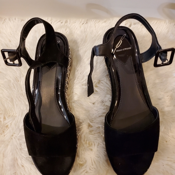 Sandals - Picture 4 of 5